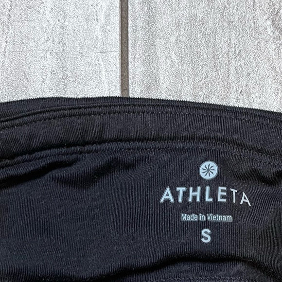 Athleta Size Small Womens Shorts Activewear Knee Length Black - Picture 4 of 5